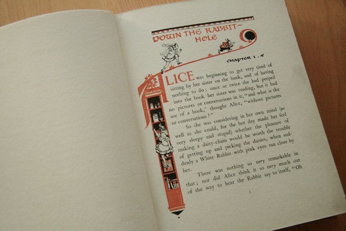 画像: Lewis Carroll／GWYNEDD M. Hudson【ALICE'S ADVENTURES IN WONDERLAND】