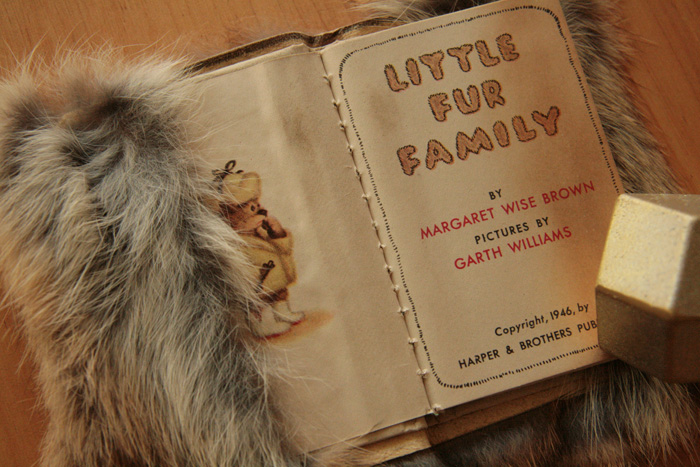 画像: 再入荷　Garth Williams ／ガース・ウィリアムズ 【Little Fur family】初版