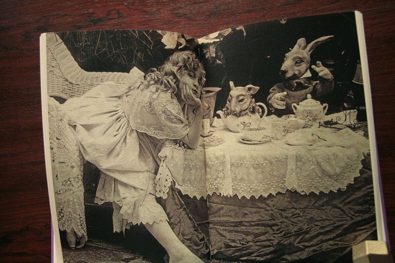 画像: Lewis Caroll／Vladimir Clavijo-Telepnev【Alice in Wonderland】