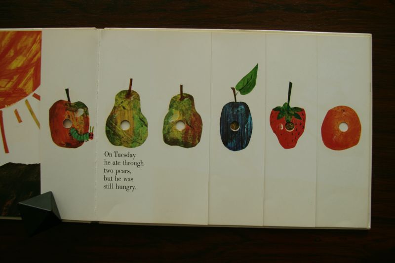 画像: Eric Carle／エリック・カール【THE VERY HUNGRY CATERPILLAR】はらぺこあおむし